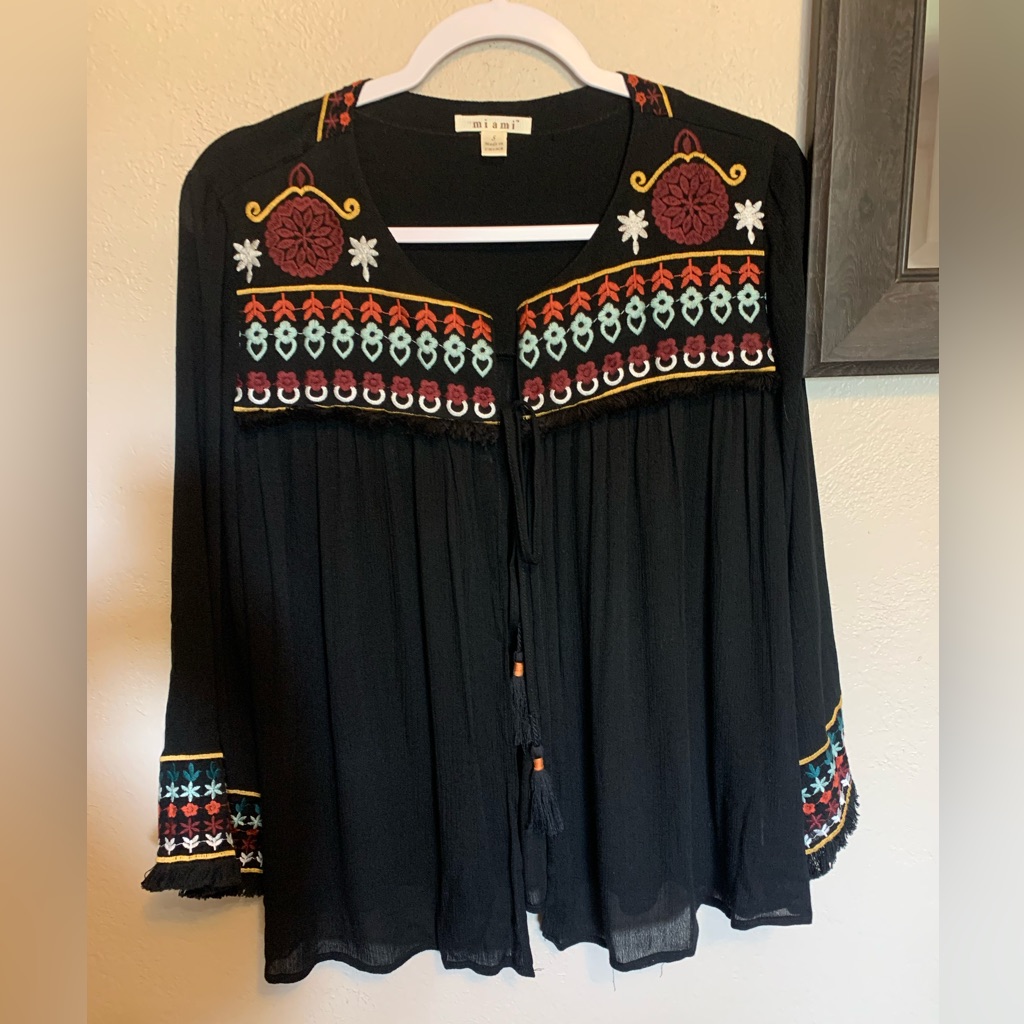 Miami Brand Tie Front Top Size Small